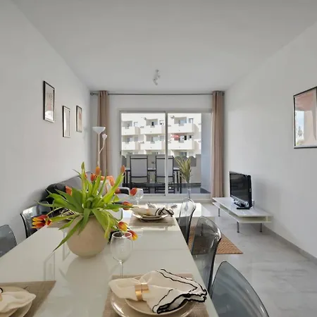 Riviera Modern 2br W Sunny Balcony And Pools * Riviera Del Sol
