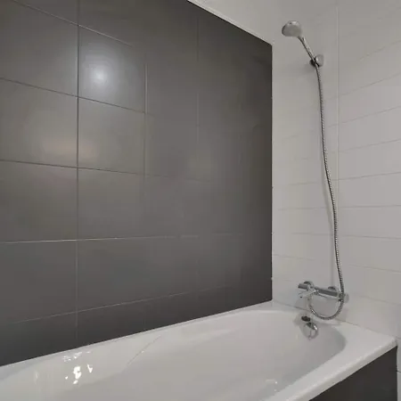Riviera Modern 2br W Sunny Balcony And Pools Apartmán Riviera Del Sol